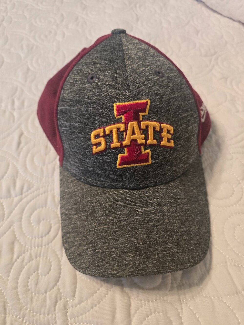 New Era 39THIRTY Iowa State Cyclones L/XL Hat